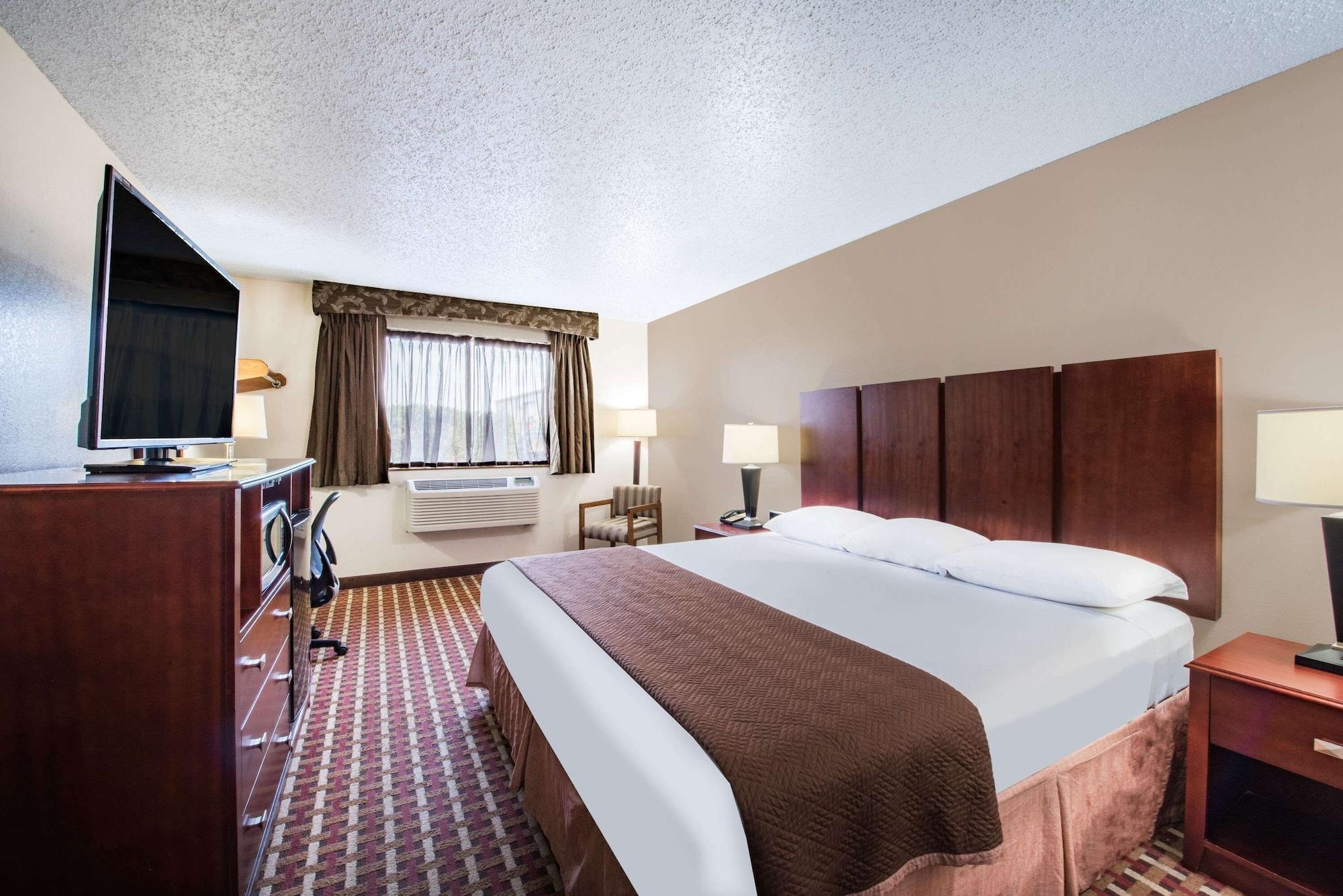 Super 8 By Wyndham Harlingen Tx Hotel Екстериор снимка